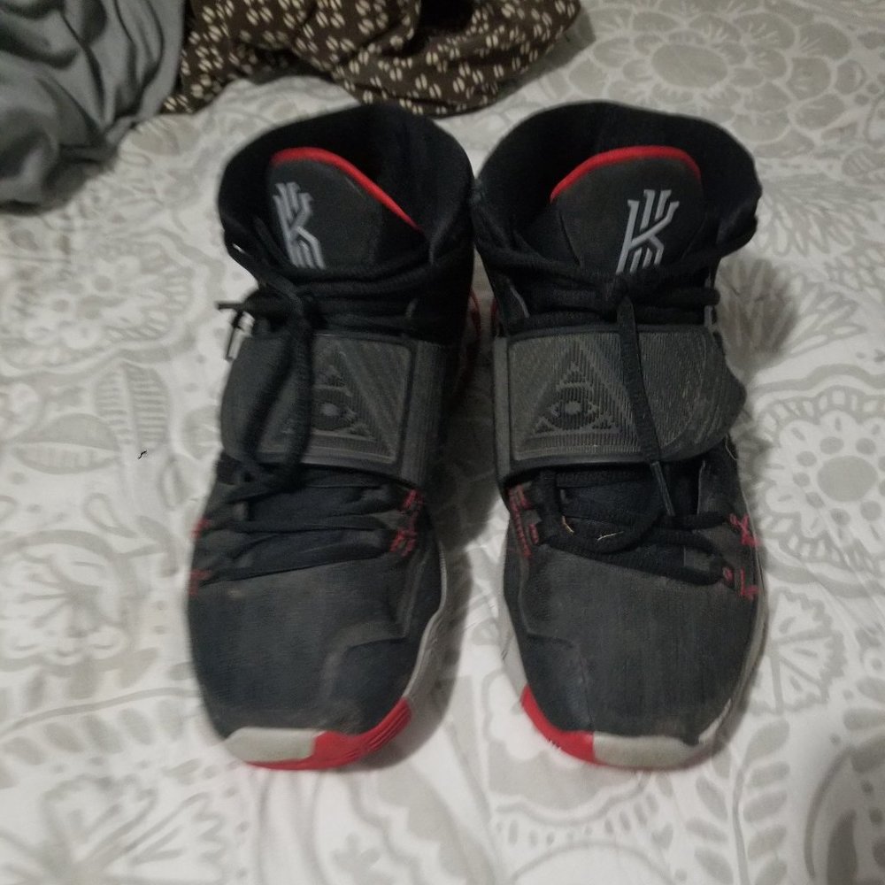 Nike Kyrie 4s Heavily Worn